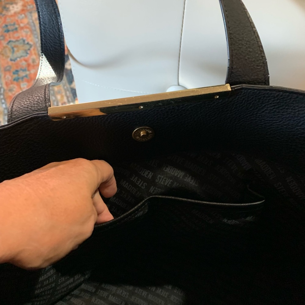 Steve Madden Black Tote Bag - Picture 8 of 16